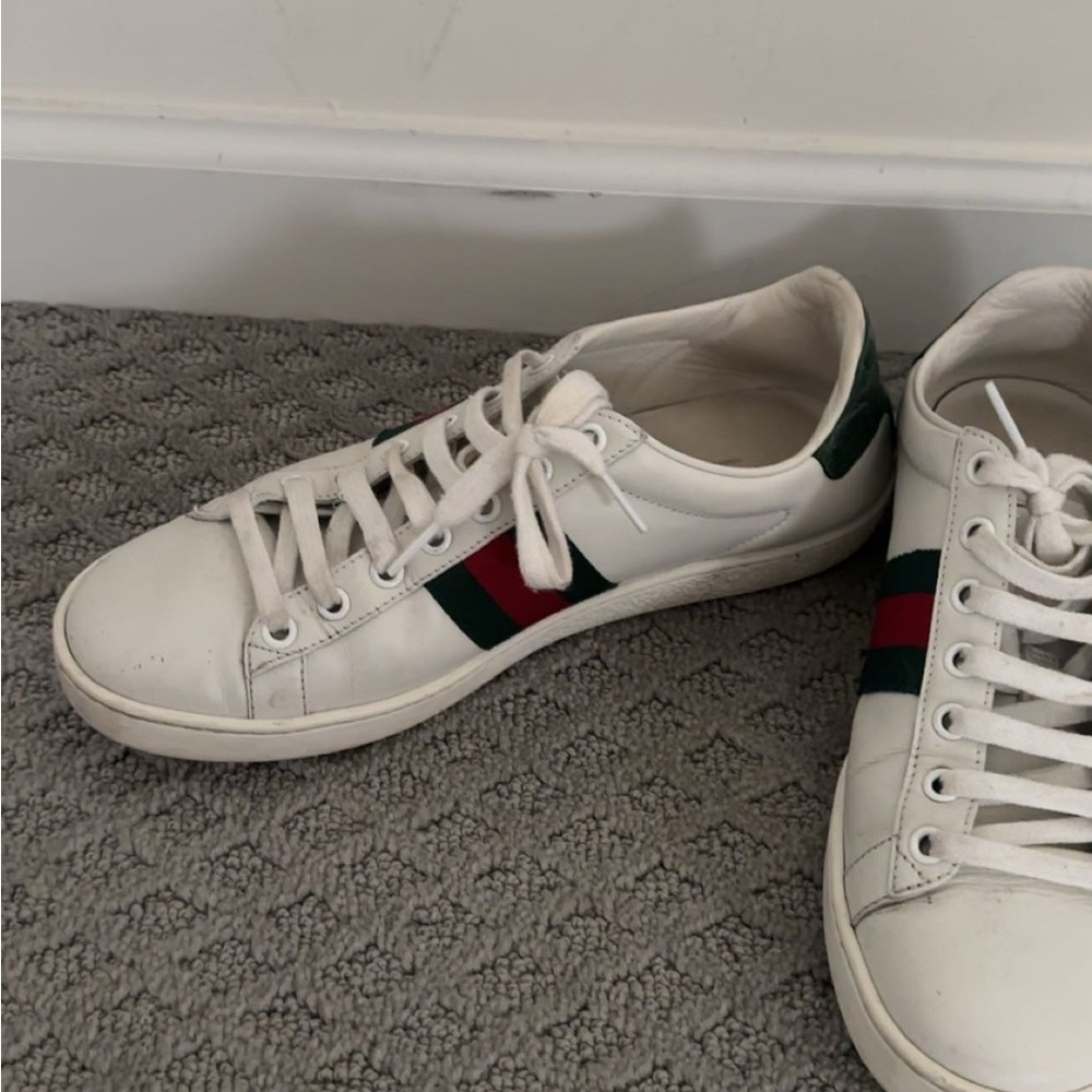 Women’s Gucci Ace Sneakers - Picture 4 of 6